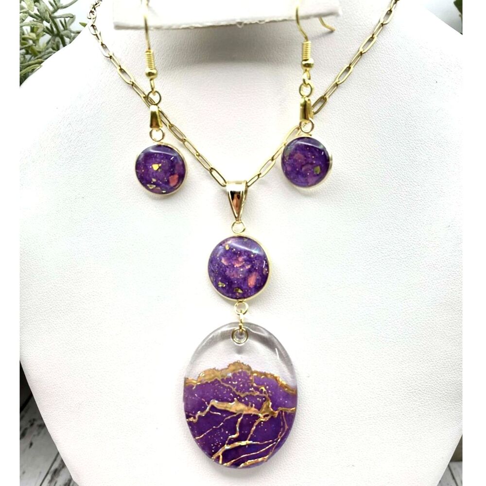 Purple Resin Necklace Earrings Set Gold Tone Galaxy Statement Jewelry - Picture 4 of 4